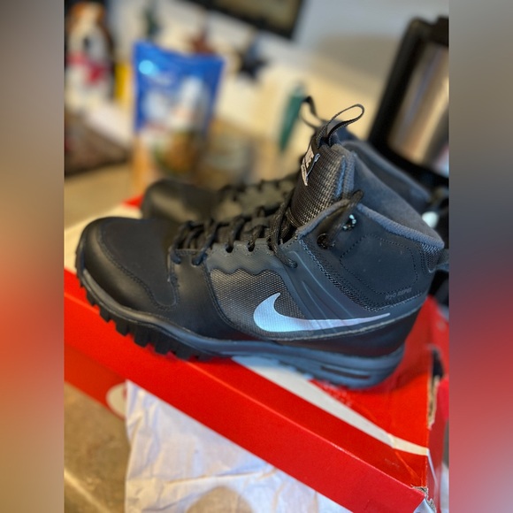 NIKE DUAL FUSION HILLS MID - Picture 2 of 7